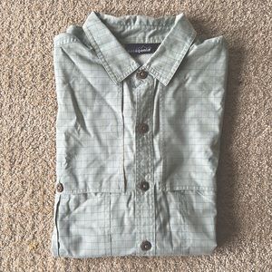 Patagonia, Men’s XL, breathable short sleeved button down. Light green